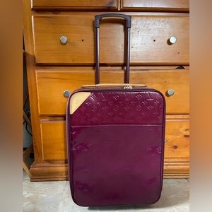 Violette monogram Vernis leather Louis Vuitton Pegase 45